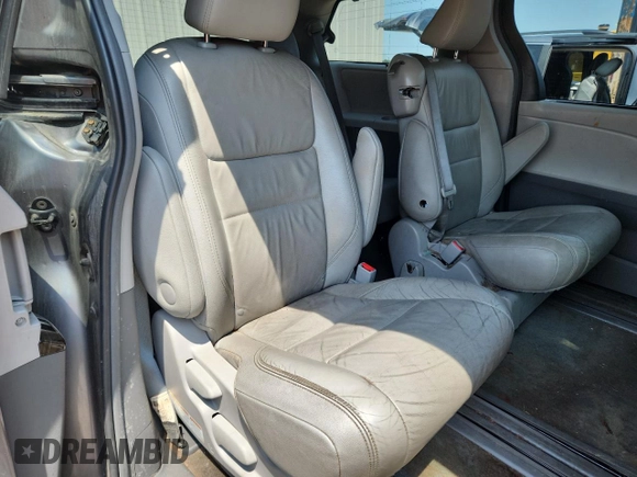 2017 Toyota Sienna XLE Auto Access Seat with VIN 5TDYZ3DC2HS879086, listed as a Copart auction lot 63420055 with 91,918 mi miles and Clean title. Bid and sale history available at DreamBid. Image 11.