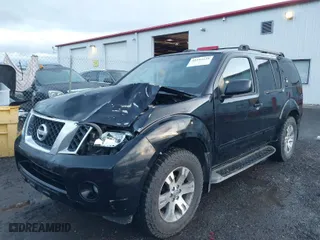 2010 Nissan Pathfinder SE with VIN 5N1AR1NB8AC626076, listed as a IAAI auction lot 41144235 with 172,709 mi miles. Bid and sale history available at carsss.com. Image 2.