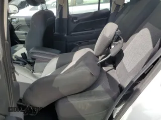 2016 Jeep Compass Sport с VIN 1C4NJDBB8GD639738, выставлен на аукционе Copart как лот 54832835 с пробегом 100 400 миль миль и На запчасти • Non repairable. История ставок и продаж доступна на DreamBid. Изображение 11.