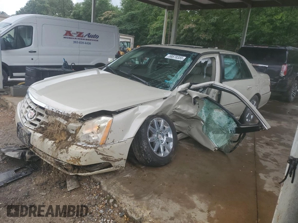 2011 Cadillac DTS Premium Collection z VIN 1G6KH5E61BU125972, wystawiony jako Copart lot #58870355 z przebiegiem 120 373 mil mil oraz Szkoda całkowita • Salvage title. Historia ofert i sprzedaży dostępna na DreamBid. Obrazek 1.