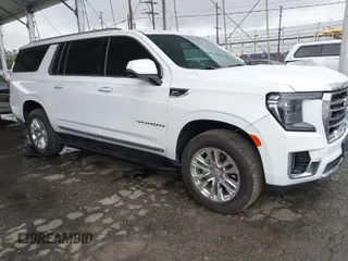 2022 GMC Yukon XL SLT with VIN 1GKS2GKD6NR328395, listed as a IAAI auction lot 41789208 with 24,797 mi miles. Bid and sale history available at carsss.com. Image 1.
