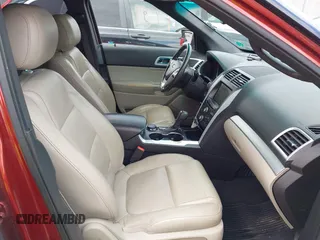 2014 Ford Explorer XLT z VIN 1FM5K8D86EGC39500, wystawiony jako IAAI lot #42096826 z przebiegiem 228 282 mil mil oraz . Historia ofert i sprzedaży dostępna na DreamBid. Obrazek 5.