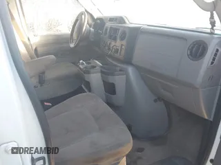 2013 Ford Econoline Passenger XL с VIN 1FBSS3BL2DDA76608, выставлен на аукционе IAAI как лот 41393919 с пробегом Не указан миль и . История ставок и продаж доступна на DreamBid. Изображение 5.