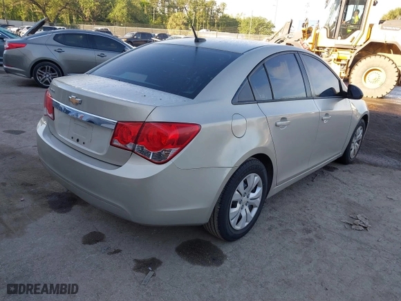 2014 Chevrolet Cruze LS with VIN 1G1PA5SH4E7162376, listed as a IAAI auction lot 41890787 with 128,050 mi miles. Bid and sale history available at carsss.com. Image 4.