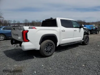2025 Toyota Tundra 4WD SR with VIN 5TFLA5DB0SX246981, listed as a Copart auction lot 52457275 with 8 mi miles and Salvage Title. Bid and sale history available at carsss.com. Image 3.