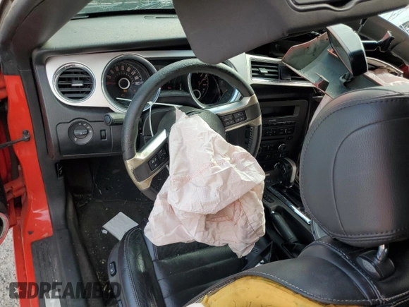 2014 Ford Mustang V6 z VIN 1ZVBP8EM1E5279402, wystawiony jako Copart lot #62467595 z przebiegiem 138 440 mil mil oraz Nie do naprawy • Non repairable. Historia ofert i sprzedaży dostępna na DreamBid. Obrazek 8.