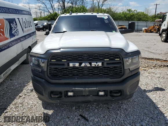 2019 Ram 3500 Tradesman with VIN 3C63RRGL3KG542643, listed as a Copart auction lot 52897945 with 431,326 mi miles and Clean Title. Bid and sale history available at carsss.com. Image 5.