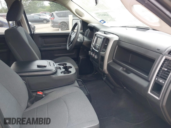 2022 Ram 1500 Tradesman z VIN 3C6RR6KG2NG205761, wystawiony jako IAAI lot #41921231 z przebiegiem 40 347 mil mil oraz . Historia ofert i sprzedaży dostępna na DreamBid. Obrazek 5.