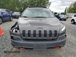 2017 Jeep Cherokee Trailhawk z VIN 1C4PJMBS0HW577055, wystawiony jako Copart lot #56428235 z przebiegiem 137 296 mil mil oraz Szkoda całkowita • Salvage title. Historia ofert i sprzedaży dostępna na DreamBid. Obrazek 5.