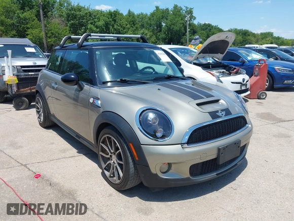 2009 MINI Hardtop S with VIN WMWMF73529TX40576, listed as a IAAI auction lot 42462085 with 77,936 mi miles and . Bid and sale history available at DreamBid. Image 1.