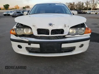 2001 BMW 3 Series 330i with VIN WBAAV53421FJ71992, listed as a Copart auction lot 85248964 with 180,467 mi miles and Salvage Title. Bid and sale history available at carsss.com. Image 5.
