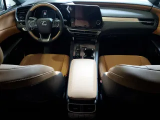 2024 Lexus RX 350 z VIN 2T2BAMCA7RC071289, wystawiony jako Copart lot #57837935 z przebiegiem 6 487 mil mil oraz Szkoda całkowita • Salvage title. Historia ofert i sprzedaży dostępna na DreamBid. Obrazek 8.