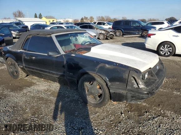 1986 Ford Mustang with VIN 1FABP27M7GF296902, listed as a Copart auction lot 85338134 with 31,829 mi miles and Clean title. Bid and sale history available at DreamBid. Image 4.
