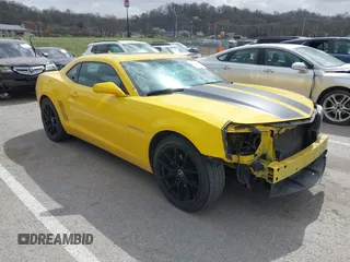 2012 Chevrolet Camaro 1LT z VIN 2G1FB1E38C9105434, wystawiony jako IAAI lot #41831277 z przebiegiem 122 446 mil mil oraz . Historia ofert i sprzedaży dostępna na DreamBid. Obrazek 1.