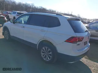 2018 Volkswagen Tiguan S with VIN 3VV1B7AX1JM015870, listed as a IAAI auction lot 41632032 with 82,578 mi miles. Bid and sale history available at carsss.com. Image 3.