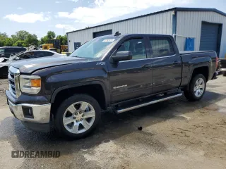 2015 GMC Sierra 1500 SLE z VIN 3GTU2UEC8FG450487, wystawiony jako Copart lot #55783075 z przebiegiem 101 657 mil mil oraz Szkoda całkowita • Salvage title. Historia ofert i sprzedaży dostępna na DreamBid. Obrazek 1.