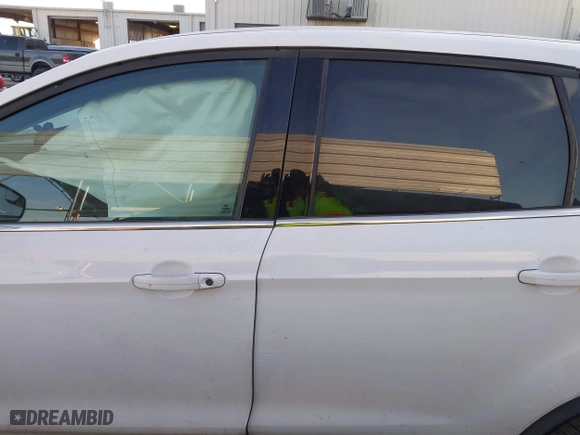 2014 Ford Escape SE with VIN 1FMCU0GX8EUB31399, listed as a IAAI auction lot 41795927 with 129,963 mi miles. Bid and sale history available at carsss.com. Image 14.