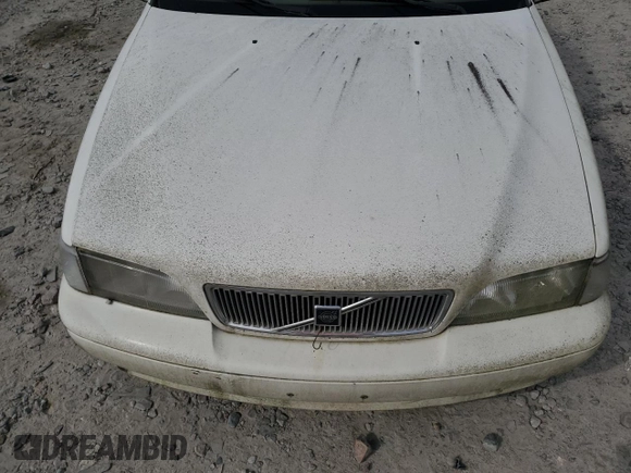 1998 Volvo S70 z VIN YV1LS5640W2431881, wystawiony jako Copart lot #53925195 z przebiegiem Nie podano mil oraz Czysty tytuł • Clean title. Historia ofert i sprzedaży dostępna na DreamBid. Obrazek 11.