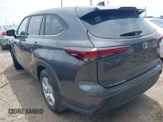 2024 Toyota Highlander LE z VIN 5TDKDRAH6RS539383, wystawiony jako IAAI lot #42267073 z przebiegiem 26 293 mil mil oraz . Historia ofert i sprzedaży dostępna na DreamBid. Obrazek 3.