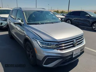 2024 Volkswagen Tiguan SE с VIN 3VV3B7AX9RM106728, выставлен на аукционе IAAI как лот 42845194 с пробегом 23 946 миль миль и . История ставок и продаж доступна на DreamBid. Изображение 32.