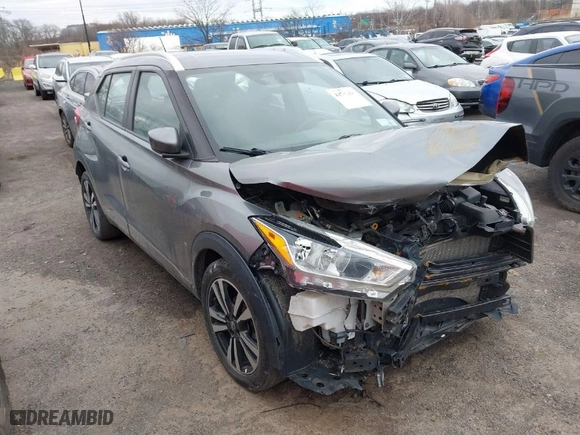 2019 Nissan Kicks S with VIN 3N1CP5CU9KL542551, listed as a IAAI auction lot 41732325 with 143,774 mi miles. Bid and sale history available at carsss.com. Image 1.