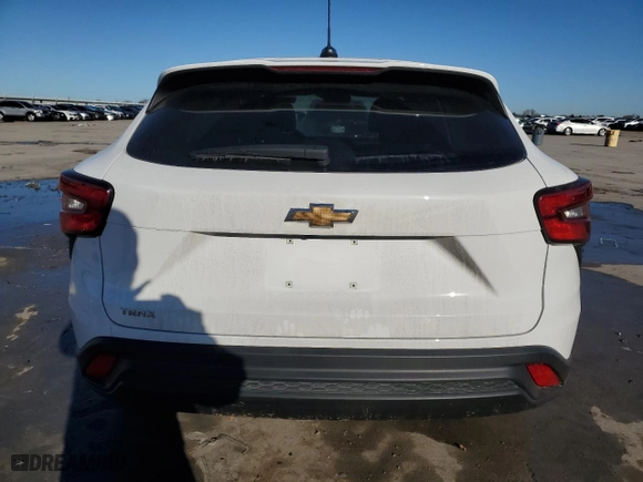 2025 Chevrolet Trax LS with VIN KL77LFEP8SC020042, listed as a Copart auction lot 43536845 with 33,794 mi miles and Non Repairable. Bid and sale history available at carsss.com. Image 6.