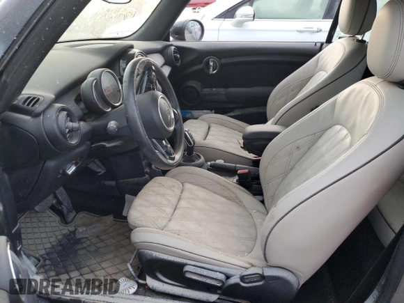 2020 MINI Convertible Cooper с VIN WMWWJ3C08L3L55115, выставлен на аукционе Copart как лот 74778224 с пробегом Не указан миль и На запчасти • Non repairable. История ставок и продаж доступна на DreamBid. Изображение 7.