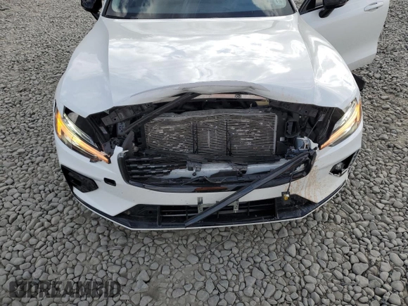 2021 Volvo S60 Momentum with VIN 7JR102FZ8MG122870, listed as a Copart auction lot 76462864 with 24,270 mi miles and Salvage Title. Bid and sale history available at carsss.com. Image 13.