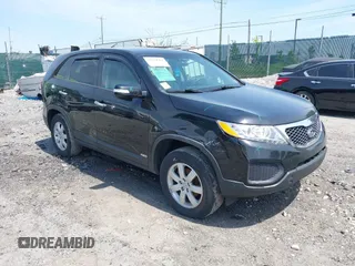 2012 Kia Sorento LX z VIN 5XYKTCA69CG214519, wystawiony jako IAAI lot #42234965 z przebiegiem 117 968 mil mil oraz . Historia ofert i sprzedaży dostępna na DreamBid. Obrazek 1.