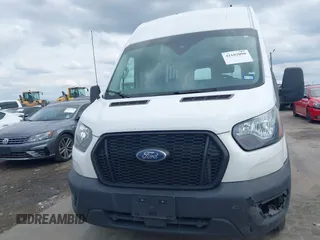 2021 Ford Transit Cargo z VIN 1FTBR3X80MKA03860, wystawiony jako IAAI lot #42102090 z przebiegiem 41 490 mil mil oraz . Historia ofert i sprzedaży dostępna na DreamBid. Obrazek 12.