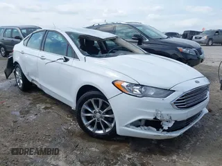 2017 Ford Fusion SE with VIN 3FA6P0H77HR148445, listed as a IAAI auction lot 41845087 with 186,384 mi miles. Bid and sale history available at carsss.com. Image 1.