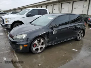 2013 Volkswagen GTI z VIN WVWEV7AJ6DW041629, wystawiony jako Copart lot #84068444 z przebiegiem 147 411 mil mil oraz Szkoda całkowita • Salvage title. Historia ofert i sprzedaży dostępna na DreamBid. Obrazek 1.