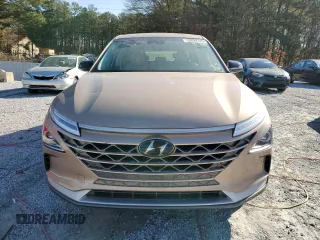 2019 Hyundai NEXO z VIN KM8J74A6XKU002131, wystawiony jako Copart lot #50692125 z przebiegiem 13 690 mil mil oraz Czysty tytuł • Clean title. Historia ofert i sprzedaży dostępna na DreamBid. Obrazek 5.