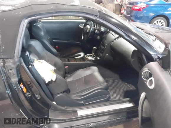 2004 Nissan 350Z Touring with VIN JN1AZ36AX4T014409, listed as a IAAI auction lot 41610945 with 86,756 mi miles. Bid and sale history available at carsss.com. Image 5.