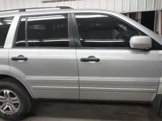 2005 Honda Pilot EX-L with VIN 5FNYF18575B064830, listed as a IAAI auction lot 41825259 with 250,467 mi miles. Bid and sale history available at carsss.com. Image 14.