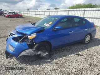 2015 Nissan Versa SV z VIN 3N1CN7AP8FL942704, wystawiony jako Copart lot #56393765 z przebiegiem 116 824 mil mil oraz Szkoda całkowita • Salvage title. Historia ofert i sprzedaży dostępna na DreamBid. Obrazek 1.