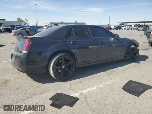 2017 Chrysler 300 S Alloy Edition z VIN 2C3CCABG6HH664688, wystawiony jako Copart lot #54386675 z przebiegiem 164 129 mil mil oraz Szkoda całkowita • Salvage title. Historia ofert i sprzedaży dostępna na DreamBid. Obrazek 3.