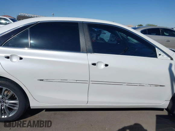 2015 Toyota Camry XLE z VIN 4T1BF1FK7FU478581, wystawiony jako IAAI lot #41827385 z przebiegiem 131 375 mil mil oraz . Historia ofert i sprzedaży dostępna na DreamBid. Obrazek 14.