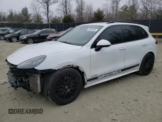 2016 Porsche Cayenne GTS z VIN WP1AD2A26GLA72543, wystawiony jako Copart lot #49081025 z przebiegiem 160 019 mil mil oraz Szkody całkowita. Historia ofert i sprzedaży dostępna na DreamBid. Obrazek 1.