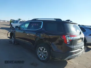 2020 GMC Acadia SLT z VIN 1GKKNULSXLZ118995, wystawiony jako IAAI lot #41949619 z przebiegiem 82 500 mil mil oraz . Historia ofert i sprzedaży dostępna na DreamBid. Obrazek 3.