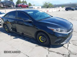 2023 Kia Forte LXS z VIN 3KPF24AD7PE616681, wystawiony jako IAAI lot #41997043 z przebiegiem 19 145 mil mil oraz . Historia ofert i sprzedaży dostępna na DreamBid. Obrazek 1.