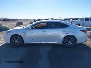 2016 Lexus ES 330 z VIN JTHBK1GG1G2246533, wystawiony jako IAAI lot #41056018 z przebiegiem 66 018 mil mil oraz . Historia ofert i sprzedaży dostępna na DreamBid. Obrazek 14.