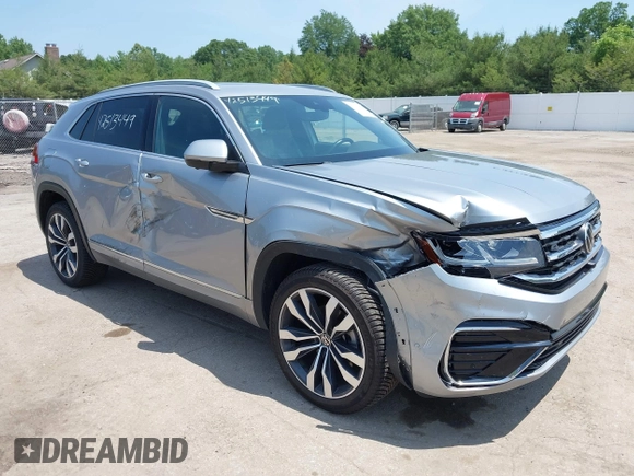 2021 Volkswagen Atlas SEL Premium R-Line with VIN 1V2FE2CA8MC235003, listed as a IAAI auction lot 42513449 with 44,466 mi miles and . Bid and sale history available at DreamBid. Image 6.