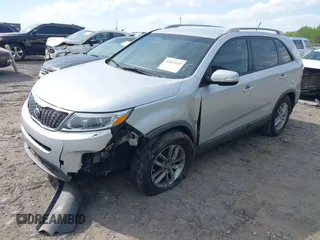 2015 Kia Sorento LX with VIN 5XYKT4A66FG604410, listed as a IAAI auction lot 42012639 with 80,765 mi miles. Bid and sale history available at carsss.com. Image 2.