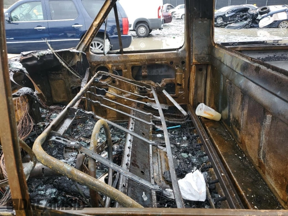 1985 Ford F-150 with VIN 1FTDF15Y4FNA66826, listed as a Copart auction lot 43598765 with 0 mi miles and Salvage Title. Bid and sale history available at carsss.com. Image 7.
