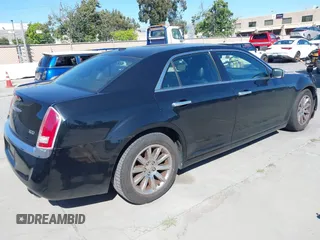 2012 Chrysler 300 Limited z VIN 2C3CCACG8CH227086, wystawiony jako IAAI lot #42315693 z przebiegiem 161 783 mil mil oraz . Historia ofert i sprzedaży dostępna na DreamBid. Obrazek 4.