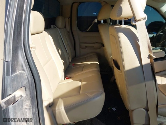 2011 Chevrolet Silverado 1500 LT with VIN 1GCRCSE03BZ227555, listed as a IAAI auction lot 41410334 with 163,633 mi miles. Bid and sale history available at carsss.com. Image 8.