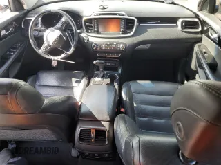 2017 Kia Sorento SXL z VIN 5XYPK4A54HG250891, wystawiony jako Copart lot #57791565 z przebiegiem Nie podano mil oraz Szkoda całkowita • Salvage title. Historia ofert i sprzedaży dostępna na DreamBid. Obrazek 8.