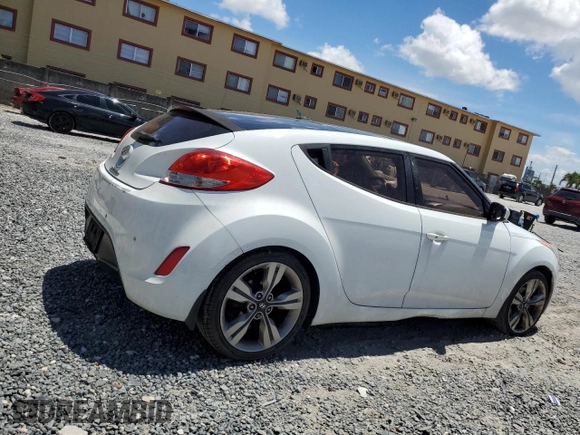 2013 Hyundai Veloster w/Gray Int with VIN KMHTC6AD1DU166305, listed as a Copart auction lot 60371385 with 88,101 mi miles and Salvage title. Bid and sale history available at DreamBid. Image 3.
