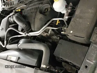 2013 Ram 1500 Express z VIN 1C6RR7KT7DS514555, wystawiony jako IAAI lot #42384397 z przebiegiem 176 677 mil mil oraz . Historia ofert i sprzedaży dostępna na DreamBid. Obrazek 21.